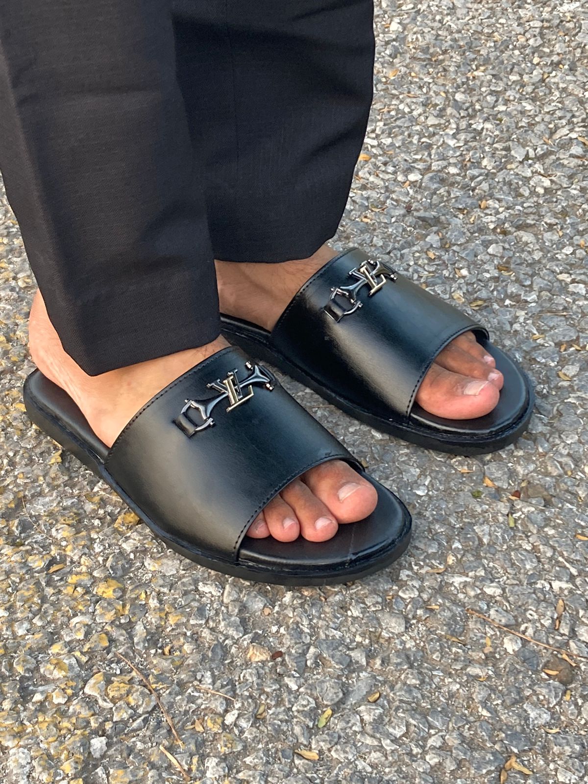 Black Chappal